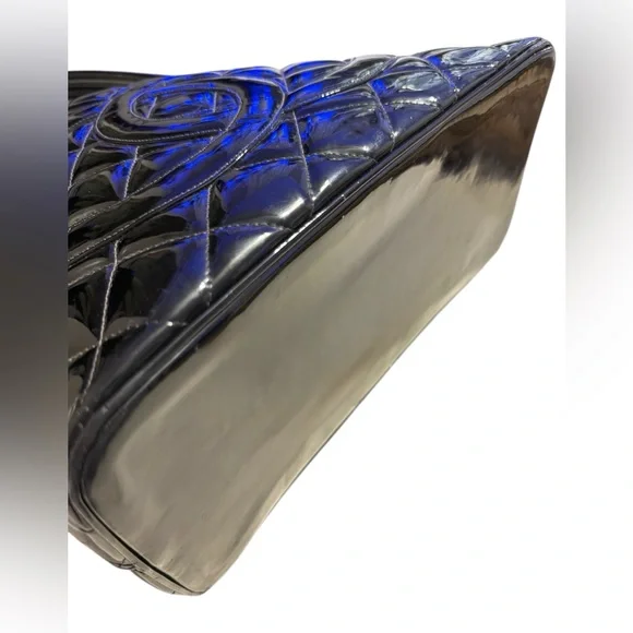 Auth CHANEL medallion tote glossy patent leather Black quilted CC vintage Bag - Picture 6 of 16